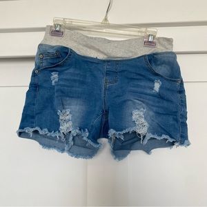 Maternity shorts